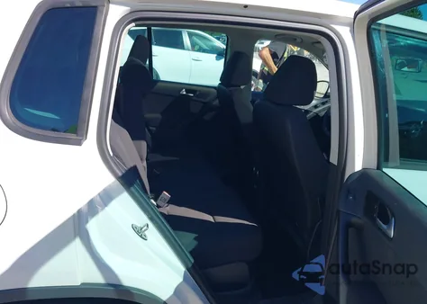 2013 Volkswagen Tiguan S from USA, damaged, VIN WVGAV7AX2DW552348